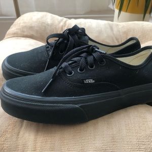Black Vans Authentic
